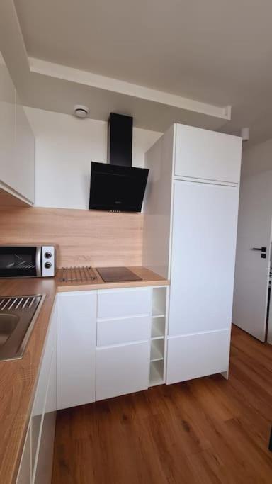 Sloneczny Apartament W Centrum Gdyni 2 Pokojowy Гдиня Екстериор снимка
