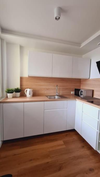 Sloneczny Apartament W Centrum Gdyni 2 Pokojowy Гдиня Екстериор снимка